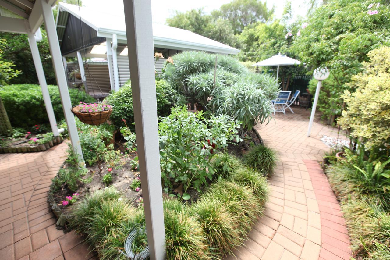 Jacaranda Guest House Busselton Exterior photo